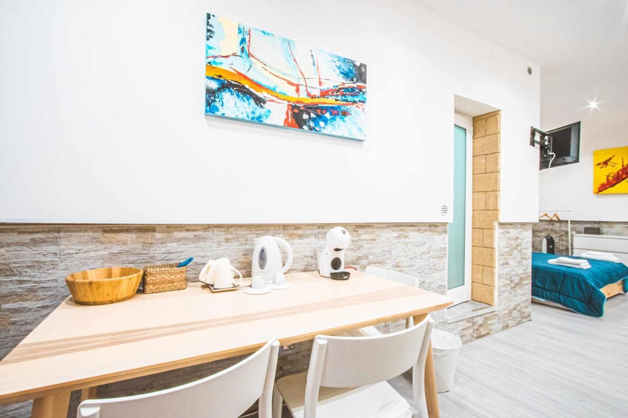 The Castle Apartment Bari Esterno foto