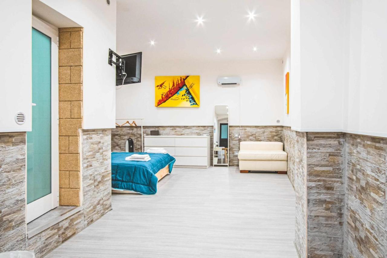 The Castle Apartment Bari Esterno foto