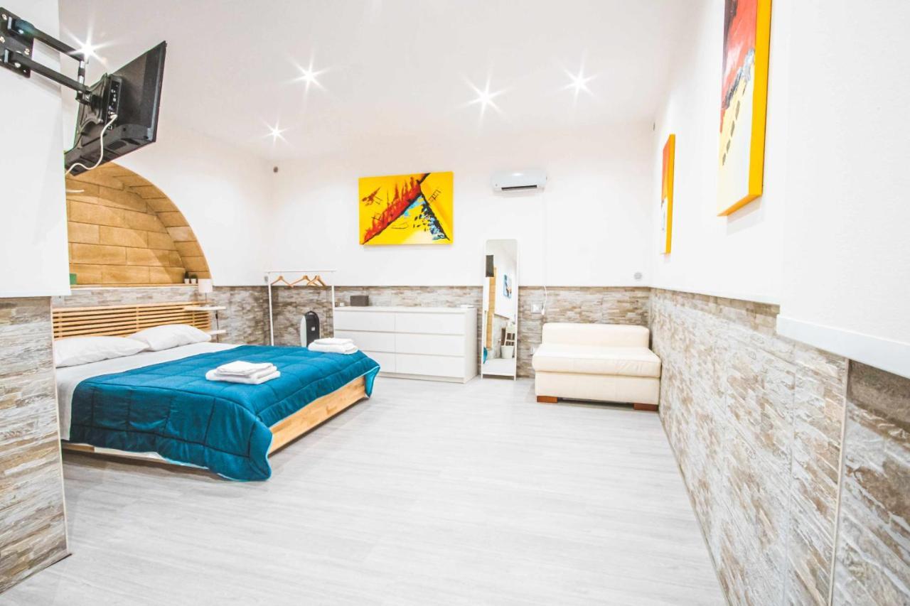 The Castle Apartment Bari Esterno foto