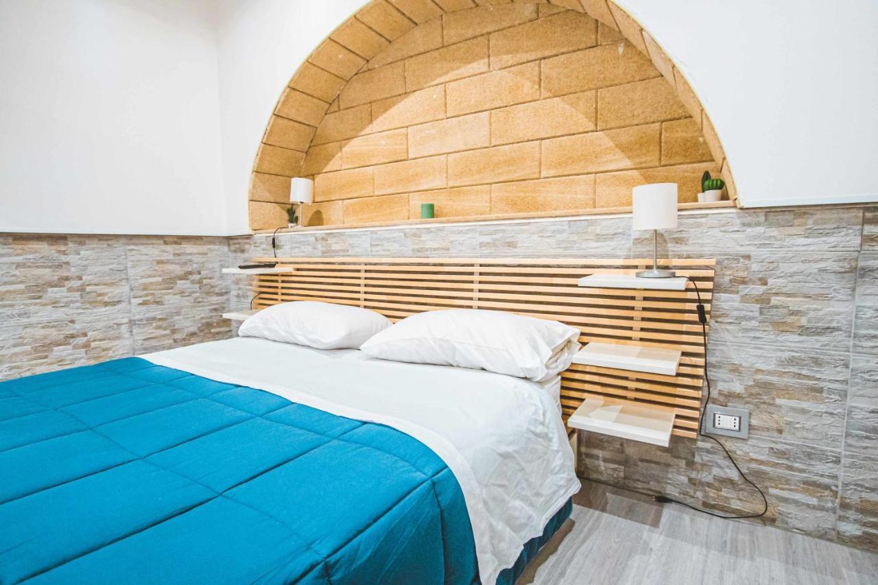 The Castle Apartment Bari Esterno foto