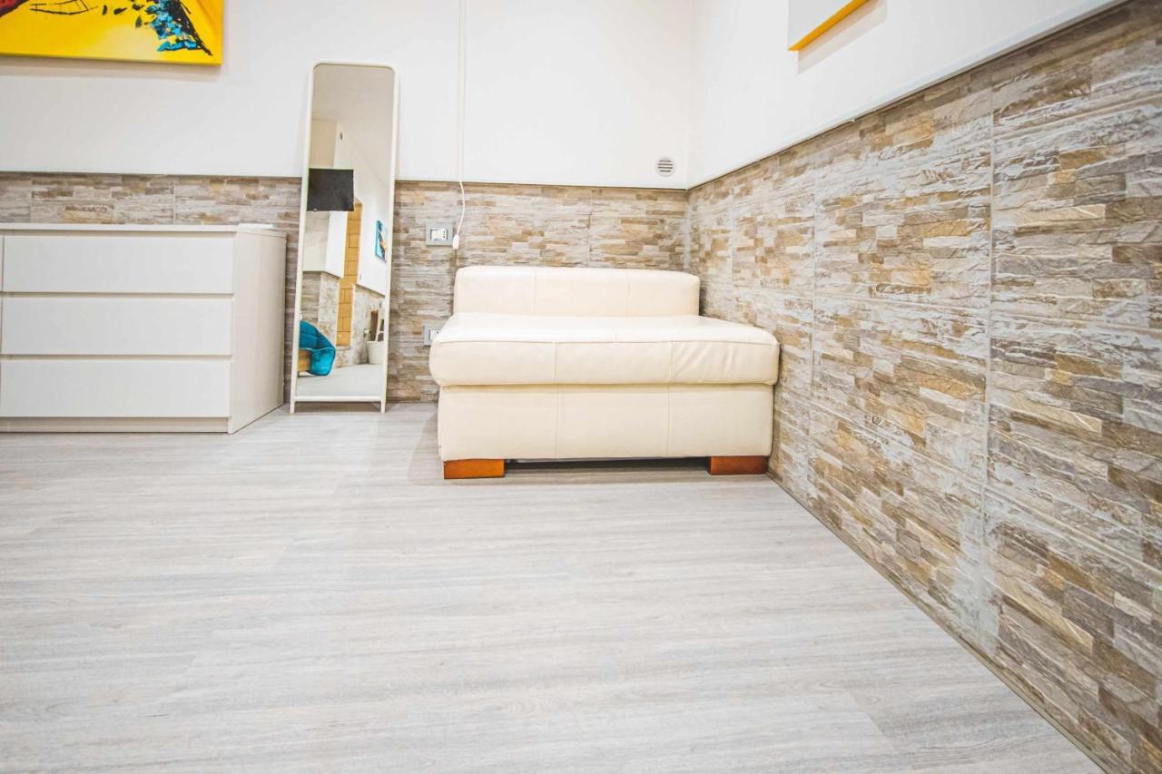 The Castle Apartment Bari Esterno foto