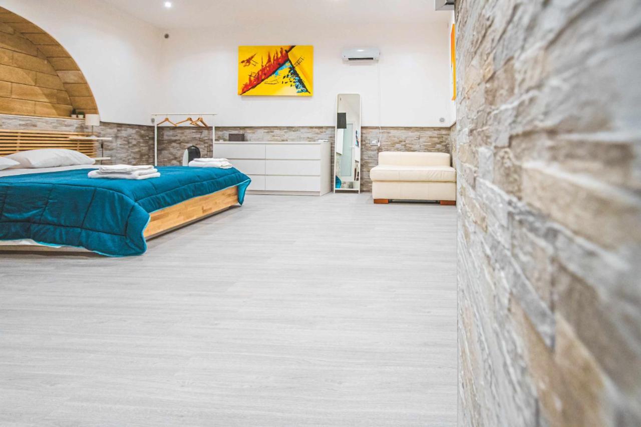 The Castle Apartment Bari Esterno foto